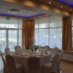 Bialy Hotel Wałbrzych